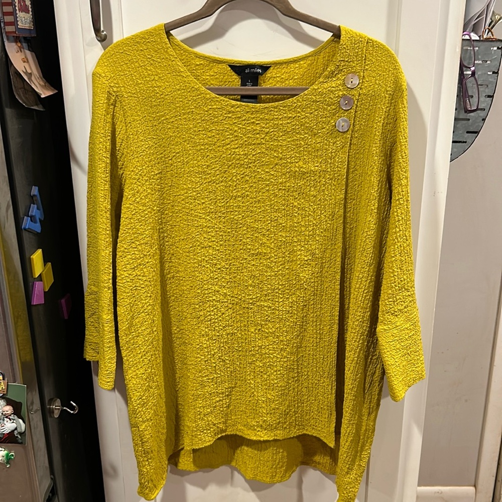 Ali Miles Mustard Yellow Textured Button Accent Blouse